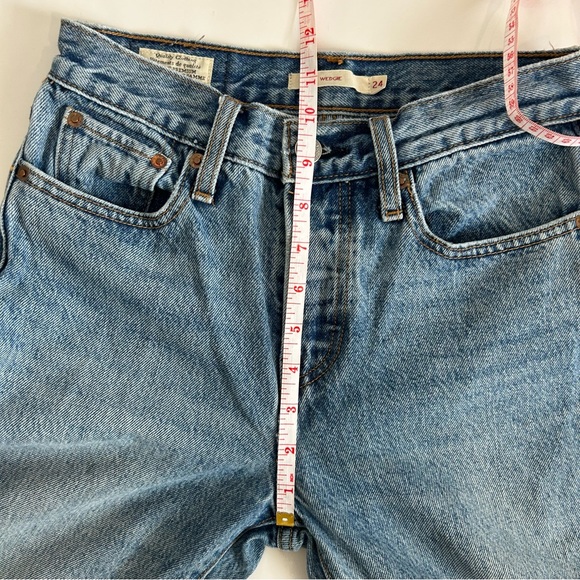 SOLD- Levi’s Wedgie Blue Jeans Women’s Size 24 - Picture 10 of 11